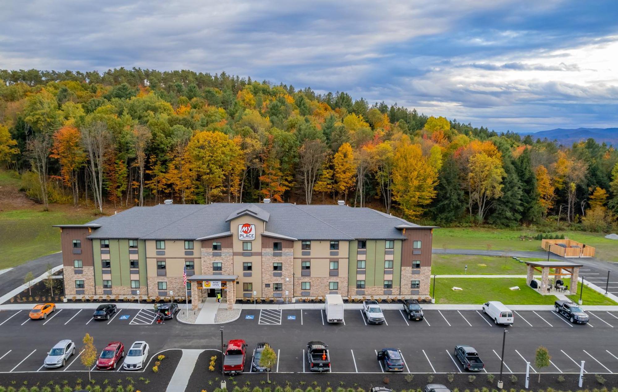 My Place Hotel-Randolph, Vt Eksteriør billede